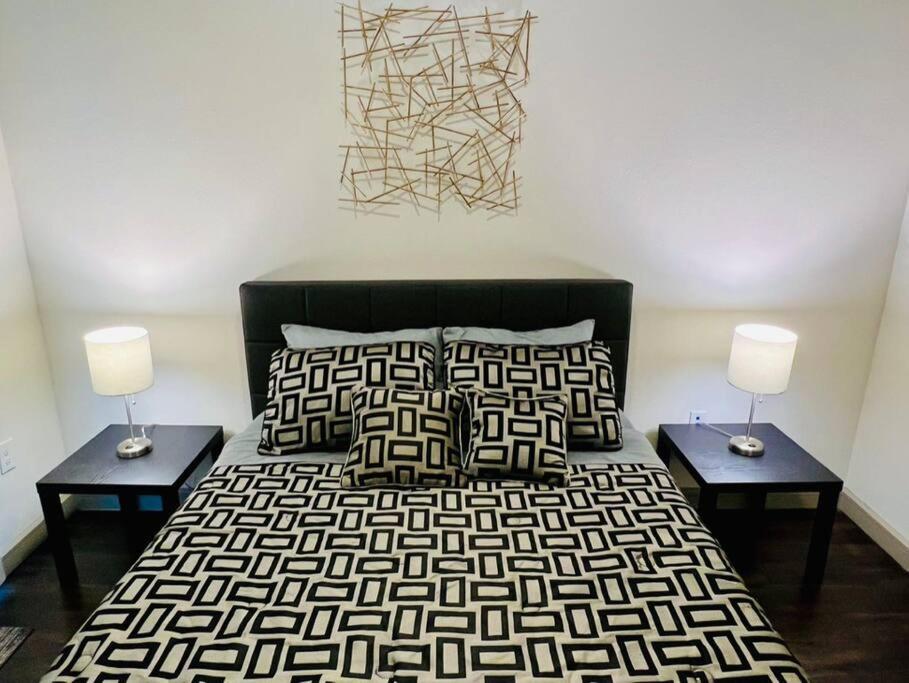 Apto 1 Bed - Kitchen - Free Parking Apartment ฮูสตัน ภายนอก รูปภาพ