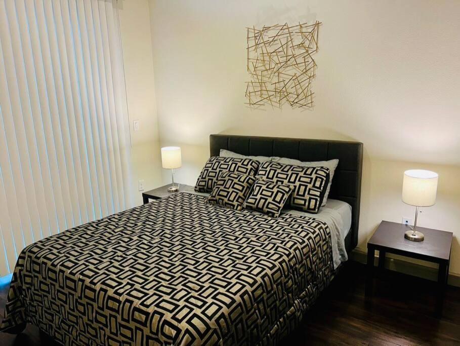 Apto 1 Bed - Kitchen - Free Parking Apartment ฮูสตัน ภายนอก รูปภาพ